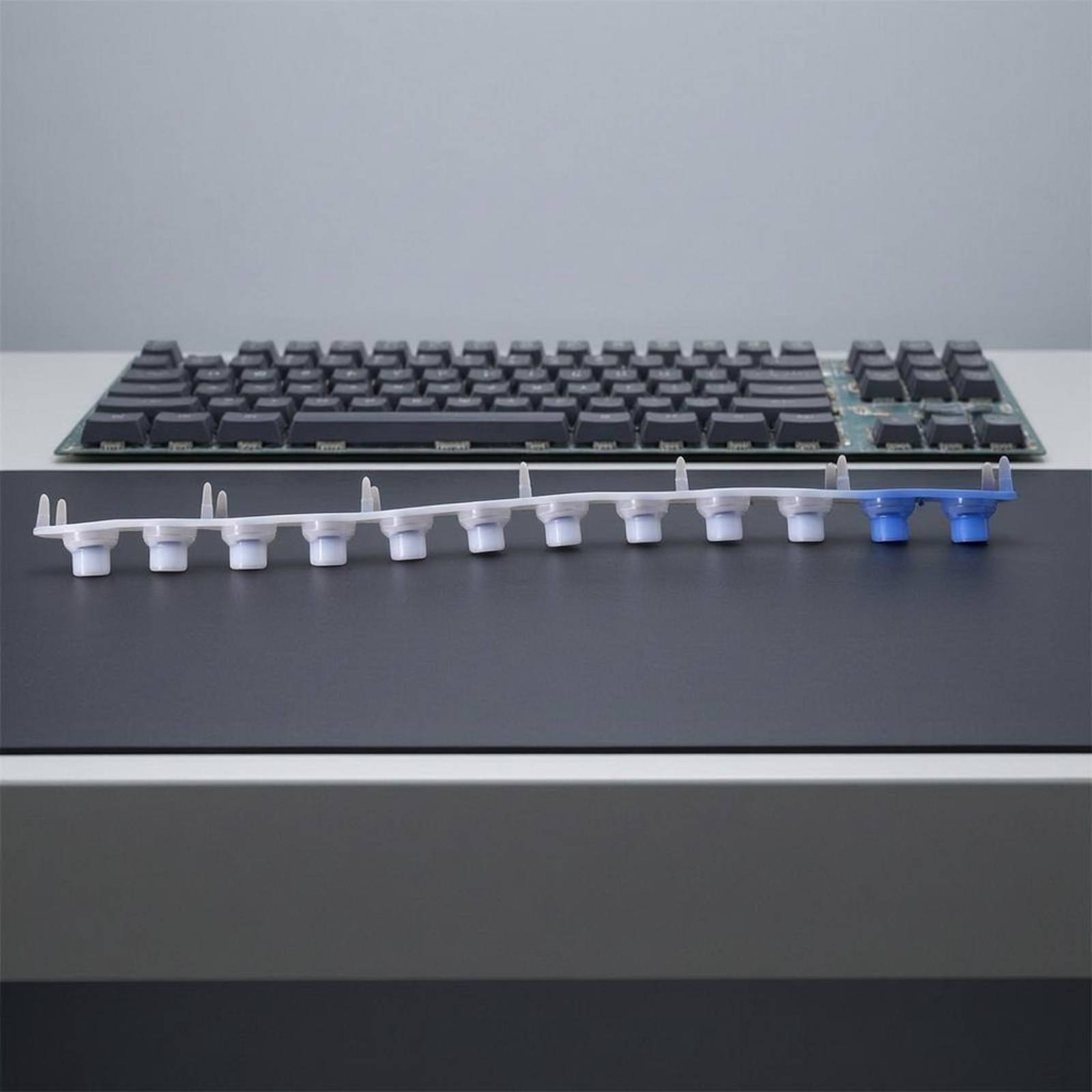 Conductive Rubber Strip Linear - Electronics Repair For Beginners 评论和价格